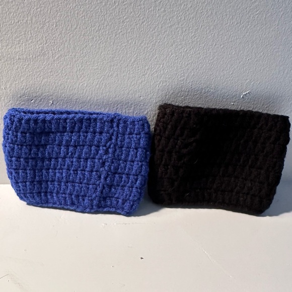 🛍️ Handcrafted warm or cold beverage coozies. Great for protecting your hands 💙🖤 - Picture 2 of 4